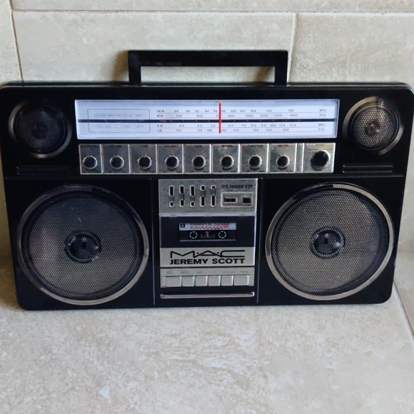 Jeremy Scott Other - NWOT Jeremy Scott Limited Edition Palette